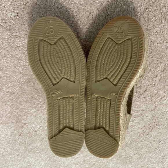 NEW Kids Espadrilles - Picture 3 of 5